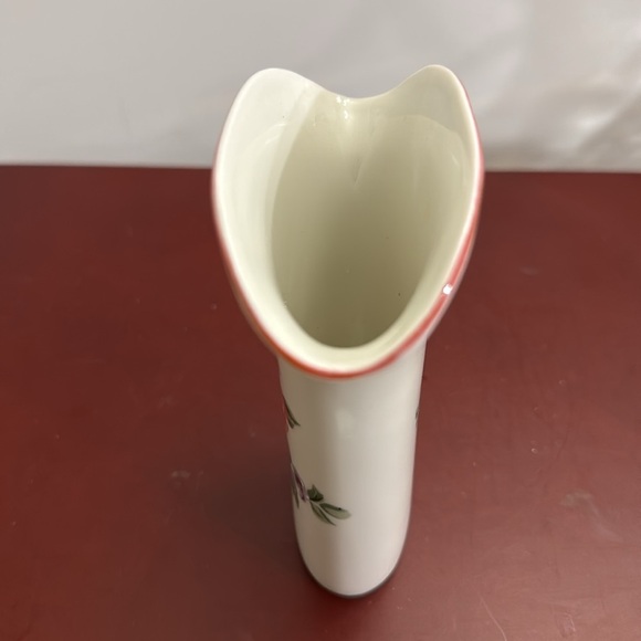 Vintage antique Victorian pastel mini rose bud vase -good vintage condition - Picture 3 of 6